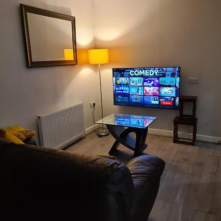 Whole House - 4 Bedrooms - Parking - Sleeps 8 Birmingham Exterior photo
