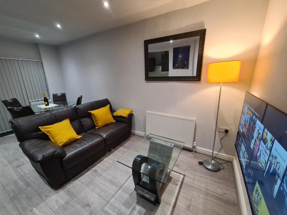 Whole House - 4 Bedrooms - Parking - Sleeps 8 Birmingham Exterior photo