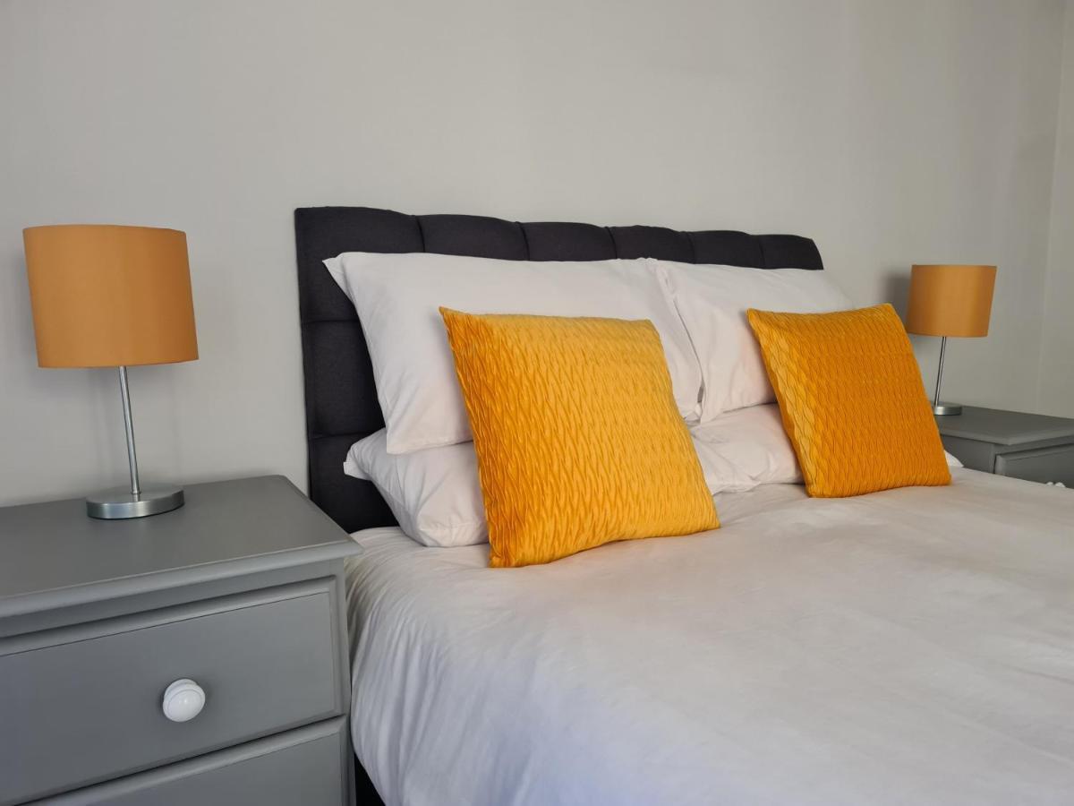 Whole House - 4 Bedrooms - Parking - Sleeps 8 Birmingham Exterior photo