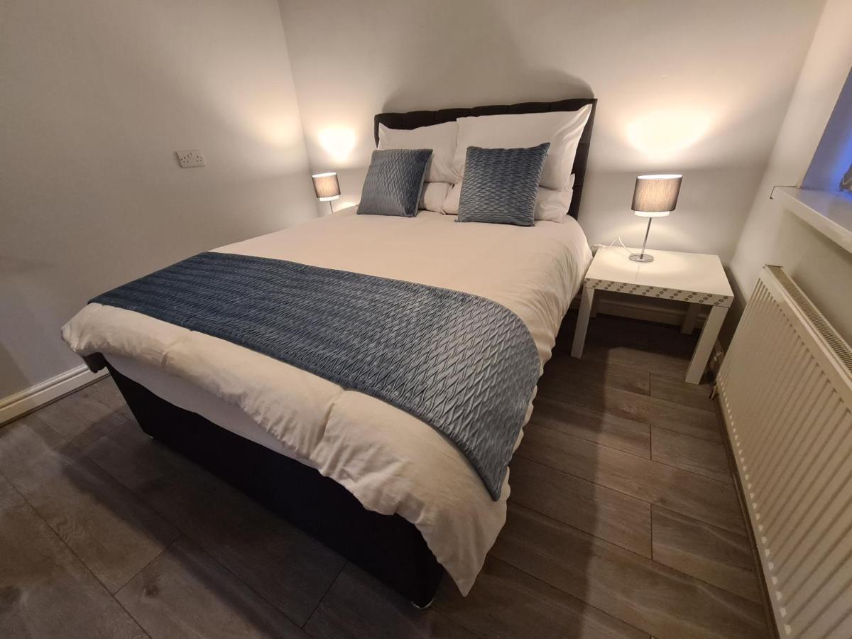 Whole House - 4 Bedrooms - Parking - Sleeps 8 Birmingham Exterior photo
