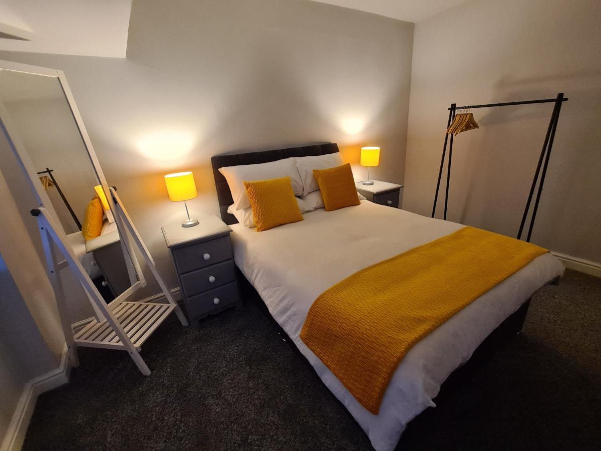 Whole House - 4 Bedrooms - Parking - Sleeps 8 Birmingham Exterior photo