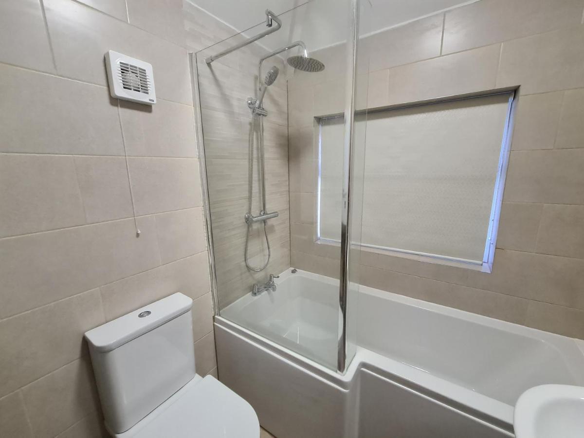 Whole House - 4 Bedrooms - Parking - Sleeps 8 Birmingham Exterior photo